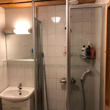 샬레 Rukan Otsolanhovi *